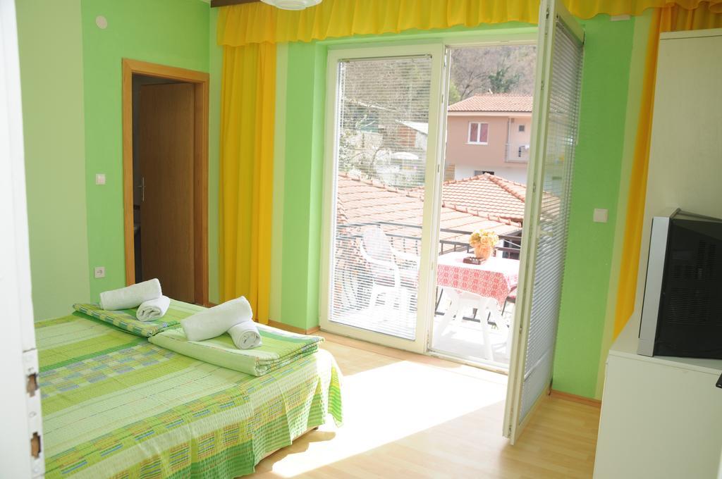 Villa Mimi Пештани Экстерьер фото